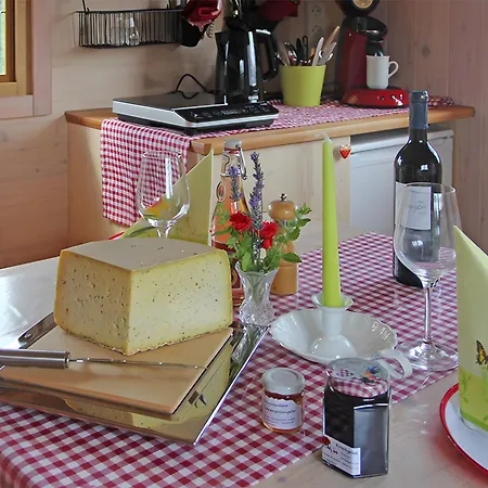 Hirschfeld Apartment *