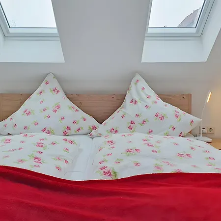Hirschfeld Apartment *